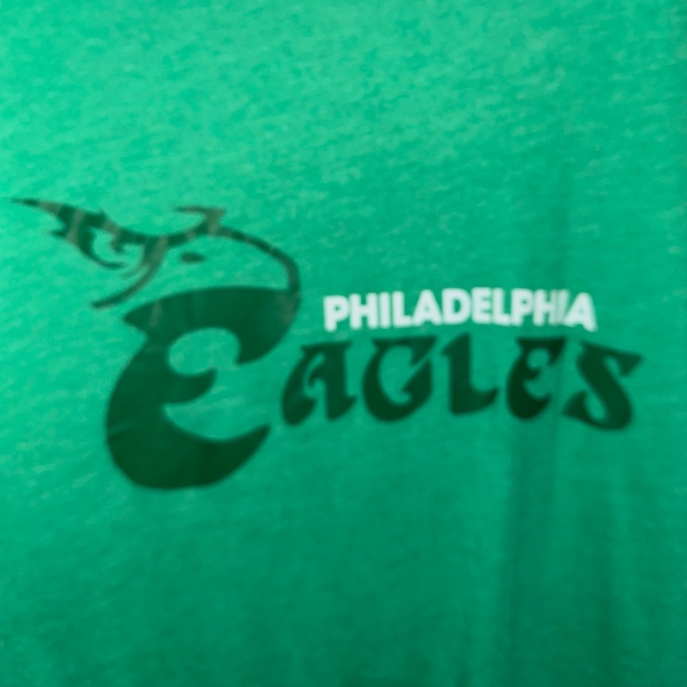 XXL Philadelphia Eagles Green T-Shirt. MUST BE BUNDLED